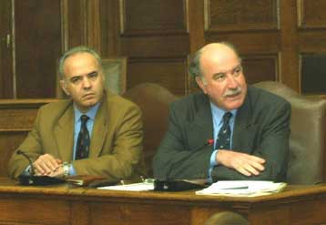 Καθησυχαστικός για «τρελές αγελάδες» και εισαγωγή μολυσμένων με ουράνιο τροφών ο Γ.Ανωμερίτης