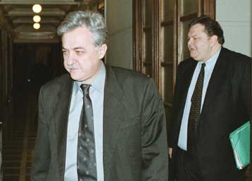 Αποζημίωση χορηγεί στους υπαλλήλους του υπουργείου Υγείας ο Αλ.Παπαδόπουλος