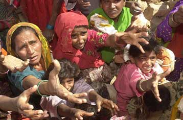 Πρόγραμμα εργασίας έναντι τροφίμων θα εφαρμοστεί στη σεισμόπληκτη Ινδία