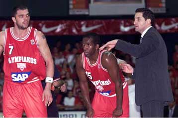 Πρόκριση με 2-0