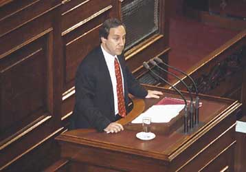 Αντιδράσεις ΝΔ και ΠΑΣΟΚ για Αβραμόπουλο – Κλείνει την πόρτα στις συνεργασίες ο δήμαρχος