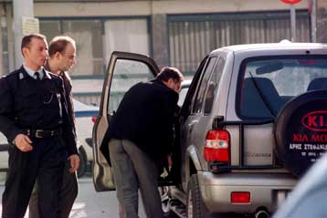 Κρίσιμη η κατάσταση της υγείας του Ι.Σκουλαρίκου – Υποβλήθηκε σε χειρουργική επέμβαση