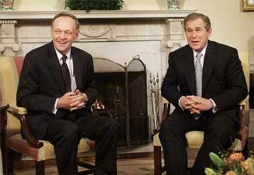 Την εξωτερική πολιτική με το… ψάρεμα συνδυάζει ο Μπους