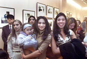 Εγκαινιάστηκε η φωτογραφική έκθεση Αθιγγάνων