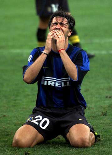 Η Ιταλία παίρνει τη σκυτάλη των… πλαστών διαβατηρίων