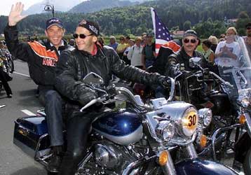 Μύδρους εξαπέλυσε ο Χάιντερ κατά του «Ναπολέοντα» Σιράκ