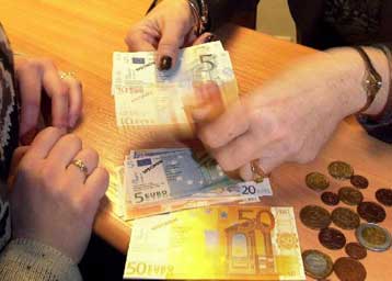 Αυξάνονται τα τραπεζικά δάνεια που λαμβάνουν οι επιχειρήσεις