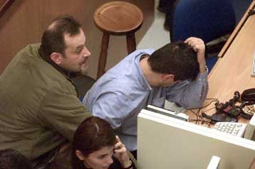 Στο limit down η εμπιστοσύνη των Ελλήνων επενδυτών στο ΧΑΑ, δείχνει δημοσκόπηση της V-PRC