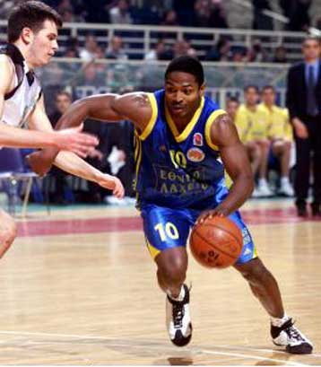 Φιλί της ζωής από τον Μίντλετον και νίκη 83-74 του ΠΑΟ επί του Περιστερίου