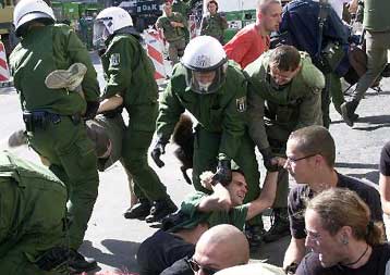 Διασυνδέσεις σκίνχεντ, νεοναζί και χούλιγκαν φέρνει στο φως η επίθεση εναντίον Έλληνα στο Μόναχο