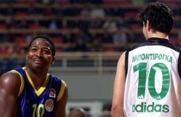 Νίκη – θρίλερ του Παναθηναϊκού επί του Περιστερίου – Διατήρησε τα κεκτημένα ο Ολυμπιακός, έχασε έδαφ