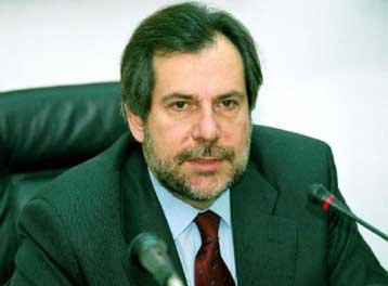 Δεν αποτελεί λύση ο ανασχηματισμός, υποστηρίζει ο υπουργός Εμπορικής Ναυτιλίας