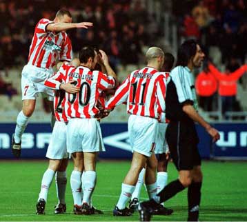 Χάρμα ιδέσθαι ο Ολυμπιακός, συνέτριψε με 5-0 τον ΟΦΗ και έδειξε πανέτοιμος για το ντέρμπι του Κυπέλλ