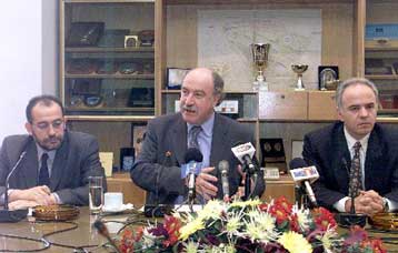 Η Ελλάδα δεν αντιμετωπίζει πρόβλημα με τη νόσο των «τρελών αγελάδων», διαβεβαιώνει ο Γ.Ανωμερίτης