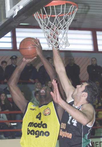 Η Δάφνη νίκησε το Μίλωνα με 95-70 εξαφανίζοντας επιθετικά τον Κ.Τζόνσον