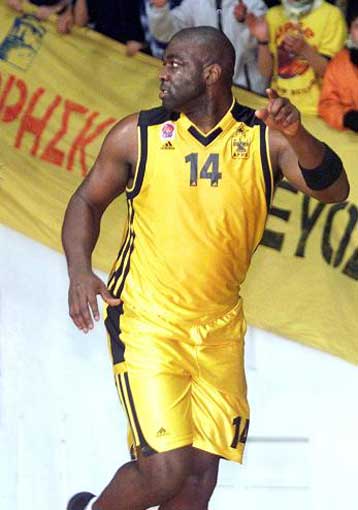 Ο Αρης 84-75 το Ηράκλειο, με ντισκαλιφιέ αποβλήθηκαν Νέες και Γκιμπέρτ – Ο Σαμολαδάς νέος πρόεδρος