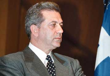 Το πρώτο θεμέλιο του κόμματος Αβραμόπουλου αποτελεί η ίδρυση του σωματείου «Σύγχρονη πολιτική σκέψη»