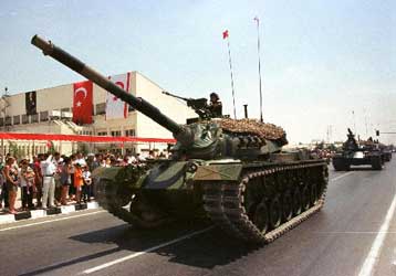 Το καθεστώς Ντενκτάς διώκει Τουρκοκύπριους εκπαιδευτικούς που δεν θέλουν να είναι «σκλάβοι» της Αγκυ