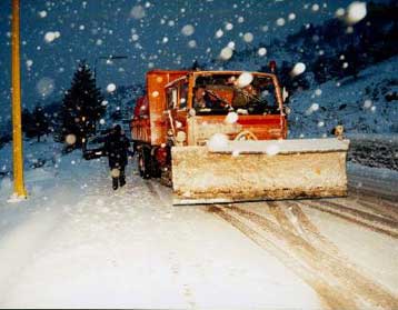 Στα λευκά ντύνεται η χώρα – Προβλήματα στις συγκοινωνίες στη Βόρειο Ελλάδα