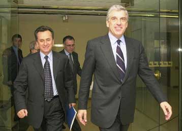 Αλλεπάλληλες συσκέψεις στο ΥΠΕΘΟ για ΟΤΕ – ΔΕΗ και Γ ΚΠΣ