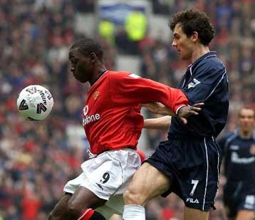 Δύο μήνες εκτός premier league ο Κόουλ για την κόκκινη κάρτα με τη Σάντερλαντ