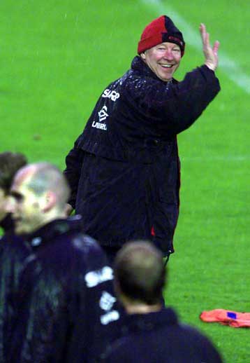 Χείρα βοηθείας απλώνει η Μάντσεστερ Γιουνάιτεντ στους σεισμοπαθείς της Ινδίας