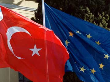 Δημοκρατικές μεταρρυθμίσεις ζητούν οι Τούρκοι βιομήχανοι, για να ενταχθεί η χώρα στην ΕΕ