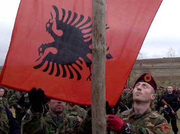 Eπικίνδυνη η αναβίωση της «Μεγάλης Αλβανίας», προειδοποιεί το ΝΑΤΟ