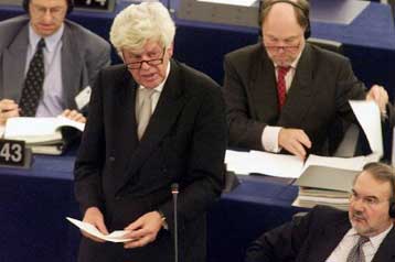 Αμετάβλητο διατήρησε το βασικό της επιτόκιο η ΕΚΤ