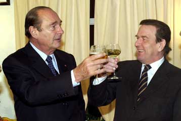 Χωρίς να θίξουν τα φλέγοντα ζητήματα, Σιράκ και Σρέντερ συμφώνησαν να προωθήσουν την ενοποίηση της Ε