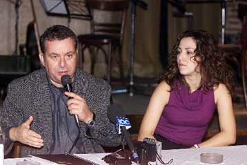 Σε κίνδυνο το ελληνικό τραγούδι, διαπιστώνει ο Μανώλης Μητσιάς