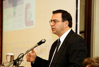 Προς μεικτή ασφάλιση από ταμεία και ασφαλιστικές εταιρείες