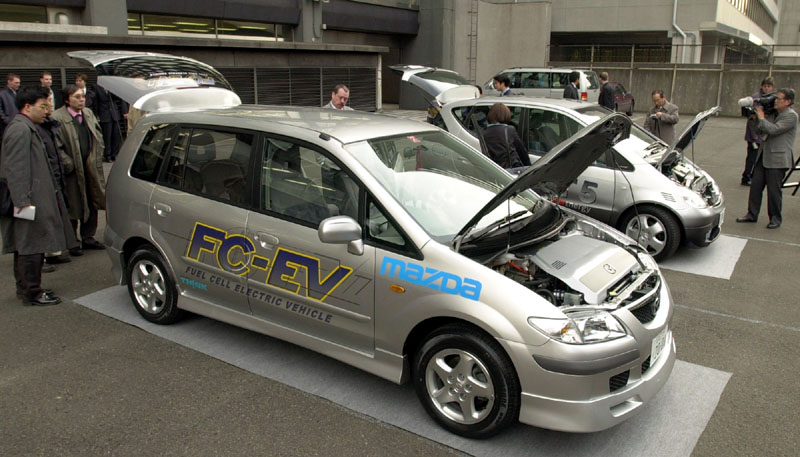 DaimlerChrysler και Mazda δοκιμάζουν υβριδικά οχήματα στην Ιαπωνία