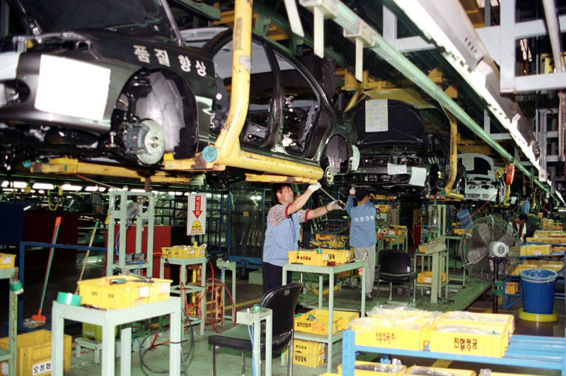 Μείωση πωλήσεων τον Ιανουάριο του 2001 για Daewoo, Κia και Hyundai