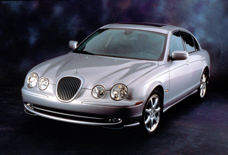 Στην Έκθεση Αυτοκινήτου στο Chicago η Jaguar S-Type Sport 2002