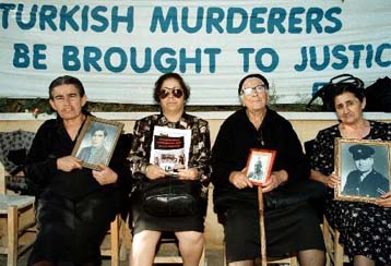 Επεισόδια μεταξύ συγγενών αγνοουμένων και ανδρών της UNFICYP στη Μεγαλόνησο