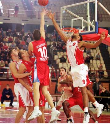 Το «θρίλερ» στην Α1 μπάσκετ μόλις αρχίζει για την πρώτη τετράδα