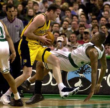 Τη νίκησε στο ντέρμπι για την όγδοη θέση της Ανατολής