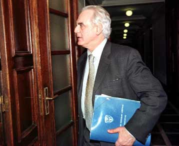 Προβλήματα στην άμυνα αλλά και την κυβέρνηση δημιουργεί η απόφαση για το εξοπλιστικό