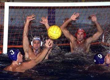 Η Βουλιαγμένη 7-6 τη Γλυφάδα και πέρασε στον τελικό του Κυπέλλου πόλο