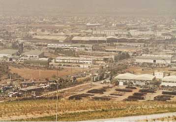 «Ναι» στην υπό όρους επέκταση των βιομηχανιών στην Αττική