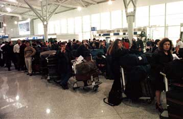 Ματαιώσεις και καθυστερήσεις πτήσεων ταλαιπωρούν τους επιβάτες