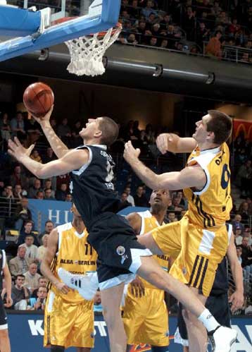 Ο Ηρακλής έχασε από την Αλμπα με 88-77 και θα διεκδικήσει την πρόκριση στο Ιβανόφειο