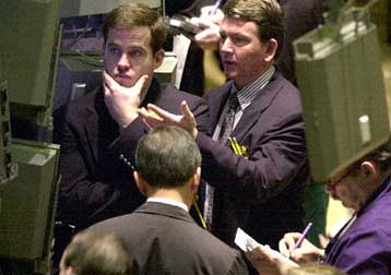 Υποχωρούν Nasdaq και Dow Jones στο άνοιγμα της Πέμπτης