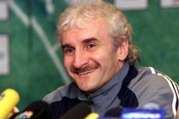 Υπέγραψε την Πέμπτη συμβόλαιο με τη γερμανική ομοσπονδία έως το 2002