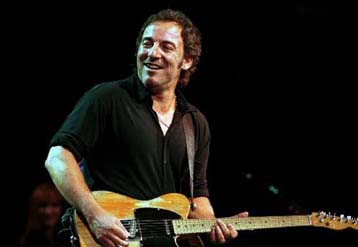 Διαμάχη με εταιρεία για να μην κυκλοφορήσουν παλιά ανέκδοτα τραγούδια