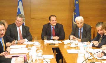 «Ναι» στον πυρσό και στη θέσπιση θέσης γραμματέα στο κόμμα