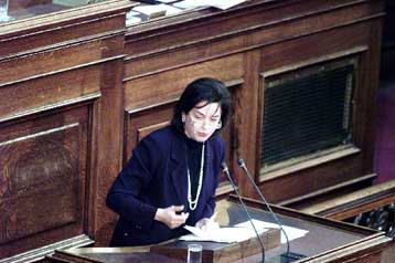 Εγκρίθηκε από τη Βουλή η ποσόστωση υπέρ των γυναικών για τις τοπικές εκλογές