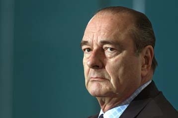 Ο Σιράκ αρνείται να καταθέσει στη Δικαιοσύνη, απευθύνοντας συστάσεις στους Σοσιαλιστές