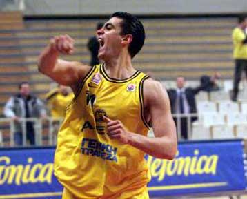 Η ΑΕΚ «αυτοκτόνησε» και 65-65 με τη Τάου Κεράμικα